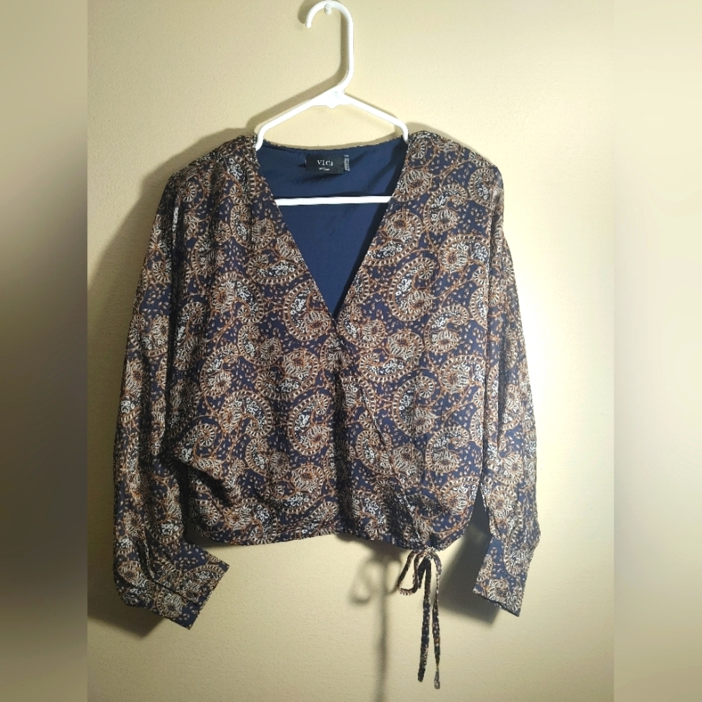 Cute long sleeve shirt
